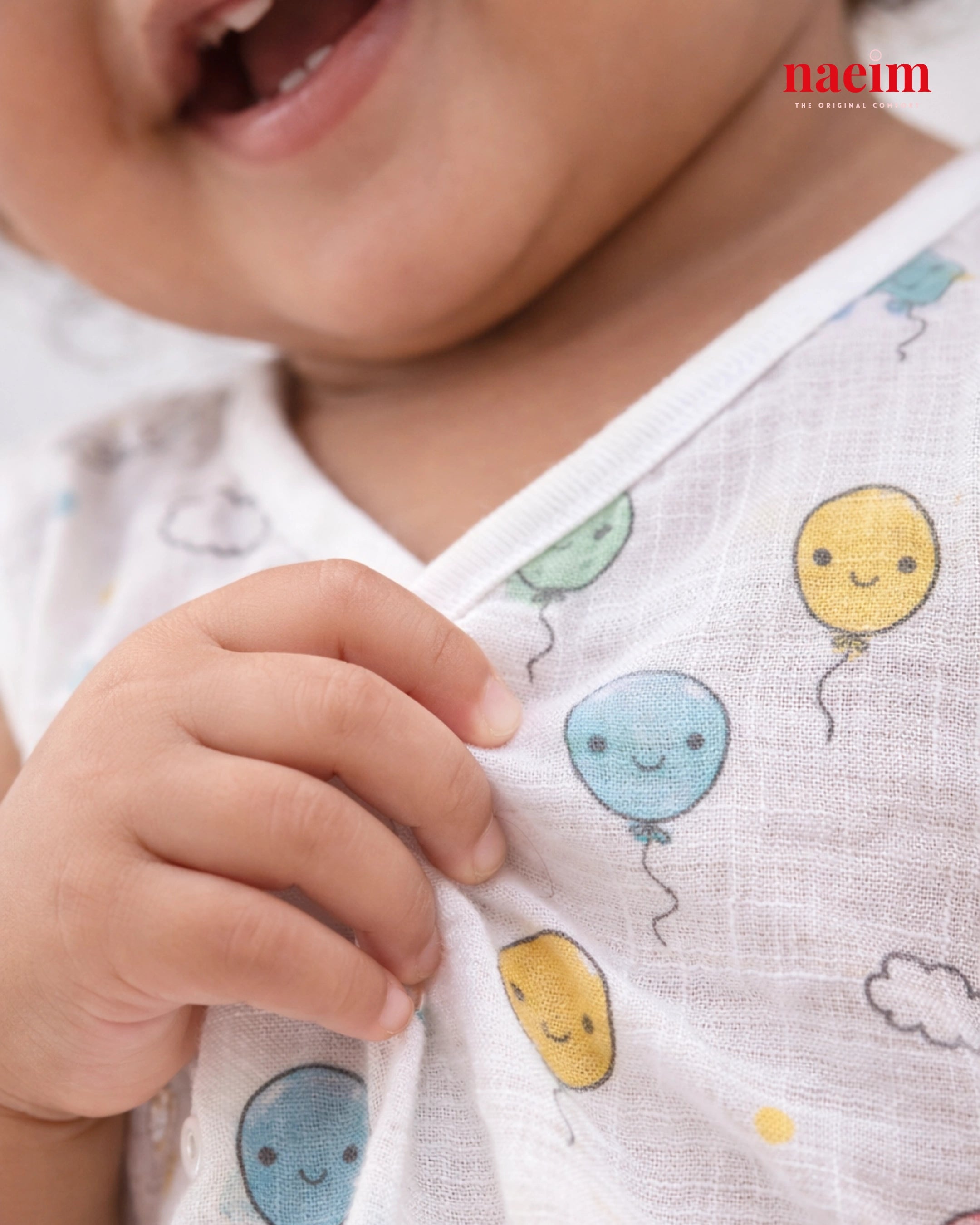 Muslin Sleeveless Jabla & Shorts Set - Whimsical Summer Wear - Cheerful Balloons